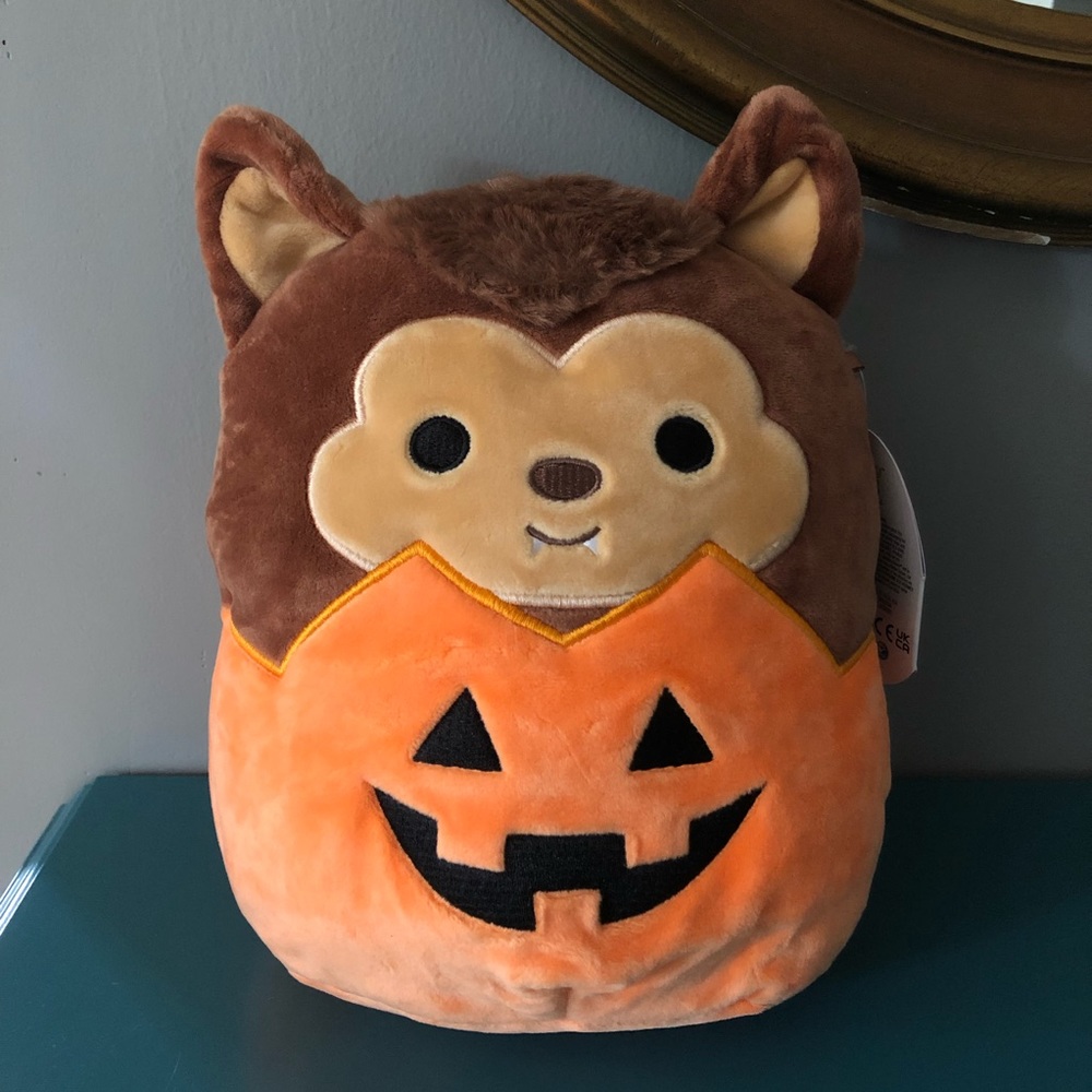 Wade the Werewolf in Pumpkin Squishmallow 8” (NWT)